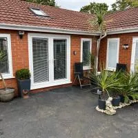 Happy days Moreton , 2 miles from Hoylake Wirral, hotel Moretonban
