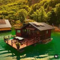 Victoria lake house، فندق في بيروكاك