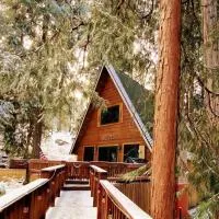 HB Hideaway Boho Treehouse Vibes in the Pines, hotell i Shaver Lake