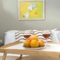 Renovated City Center x3 Double Bed Flat, hotel in Bendevís