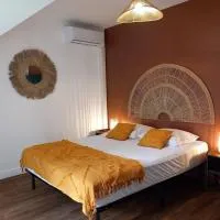 2 Appartements - Proche, Nohant-Vic 6 min - La Châtre 11 min --Max 6 Pers--, hotel u gradu 'Verneuil-sur-Igneraie'