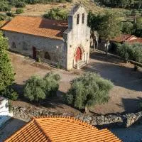 Casa da Igreja by Casas do Planalto, hotel i Adeganha