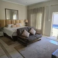 Guesthouse 71 King Size Guest Room, hotel in Boksburg