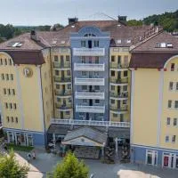 Palace Hotel Hévíz – hotel w Hévízie