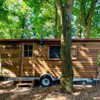 Charmantes Tiny House am Rande der Lüneburger Heide، فندق في Kirchlinteln