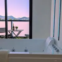 Olive Grove Retreat – hotel w mieście La Trinité