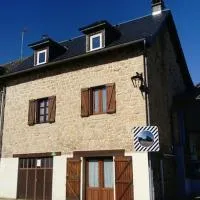 Maison au cœur d'un petit village, hotel i Goutrens