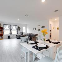 Cozy Texas Escape Near SeaWorld San Antonio!、サンアントニオにあるLackland Air Force Base/Kelly Field Annex - SKFの周辺ホテル