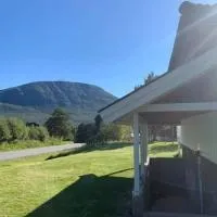 Sokkel-leilighet med nærhet til sentrum og Hovden gondolen, viešbutis mieste Opdalis