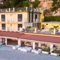 Hotel Residence Arturo, hotel v destinaci Sirolo
