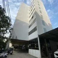 รัตนากร แมนชั่น, hotel din Bang Su