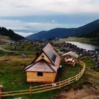BellaVista Prokosko Jezero, מלון בPaljike