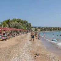 Golden Beach Maisonette Retreat, ξενοδοχείο σε Kekhriaí