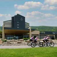 Delta Hotels by Marriott Mont Sainte-Anne, Resort & Convention Center, hotel Beaupréban