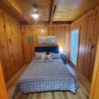 107 Vinewood Cabin-1 Bedroom, hotel u gradu 'Brewton'