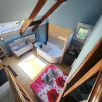 Bleu studio jaccuzi appart: Sevran şehrinde bir otel