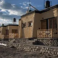 Sama Pangong, hotel v destinácii Kakstet