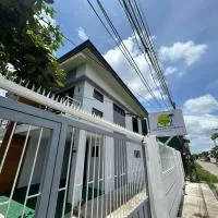 BRAND NEW Ce'Coco Residences - Modern apartment, hotel v mestu Trozo
