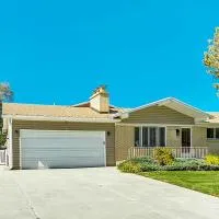 Booking - Hoskere Homes، فندق في ساندي
