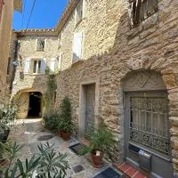 La Barbacane de Cascastel-des-Corbières, hotel em Cascastel-des-Corbières