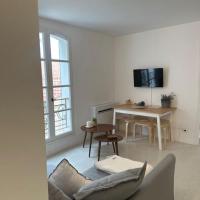PLATANE - Super central charming flat AC WIFI, hotel v mestu Antibes
