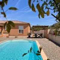 Chambres d'hôtes, B&B climatisées LA BORRELLIENNE, hotel di Saint-Maximin-la-Sainte-Baume