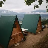 Sunčani Brijeg Eco Village، فندق في بلاف
