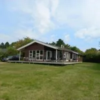 Three-Bedroom Holiday Home in Ebeltoft, hotel a Ebeltoft