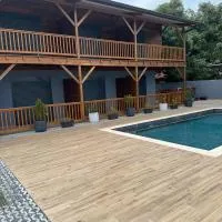 Logement standing avec piscine, hotel din Cayenne