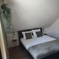 Heerlijk Huys, Vakantievilla met privé tuin, hotel em Ewijk