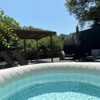Aux Étangs de Jourgnac - Cabane MégaPod, hotel di Jourgnac