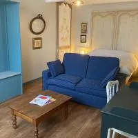 Maison entière de 2 à 6 personnes，塞的飯店