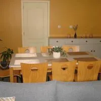 Appartement Courcelles, hotel u gradu Courcelles