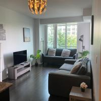 Executive 1 Bedroom Condo sleeps 2, hotel poblíž Letiště Billy Bishop Toronto City - YTZ, Toronto