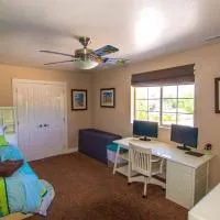 Tacit Shadow Resort Paradise Deluxe Suite, Gym, Coffee Bar, Hot-Tub, Free Laundry, Food Available, hotel u gradu 'Parowan'