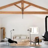 Loft de diseño en Masía Rural, Cantallops, Girona, hotel a Cantallops
