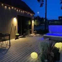 Guesthouse with Sauna & Jacuzzi & Cold Water Tub, hotel em Nokia