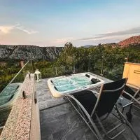 Summer House Nika with Jacuzzi, hotelli kohteessa Slime