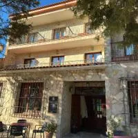 Hotel Restaurante Rio Cuervo โรงแรมในVega del Codorno