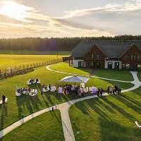 Siedlisko Milachowo nad rzeką - luxury wellness oasis Adults only, ξενοδοχείο σε Rolbik