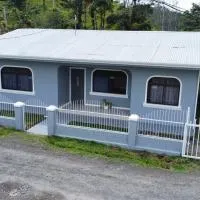 B&B Pacuare River Gateway Tica House, ξενοδοχείο σε Linda Vista