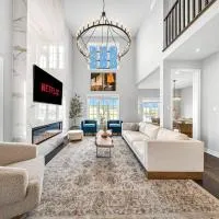Lavish Home on Hamilton Mountain, hotel in Hamilton