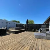 Wellness House, hotel in Frederikssund