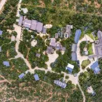 Thaba Tshwene Game Lodge, hotel en Hartbeesfontein