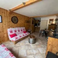 Très beau studio rénové Puy Saint Vincent 1600, hotel di Puy-Saint-Vincent