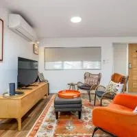 Modern Home in Deakin Medical Precinct - Hosted by Canstay، فندق في Yarralumla