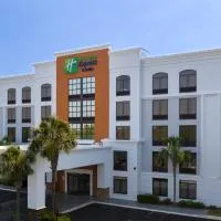 Holiday Inn Express & Suites Jacksonville South East - Medical Center Area by IHG، فندق في جاكسونفيل