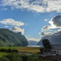 Apartment Odin، فندق في Frafjord