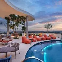 Hilton Garden Inn Rayong, отель в Районге