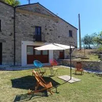 Il Melograno، فندق في Civita Campomarano